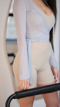 Enveloppé Baby Blue חולצת מעטפת
